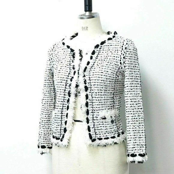 CHANEL Short length sequins 05P Women's jacket White x Black tweed P2541… - Picture 1 of 5